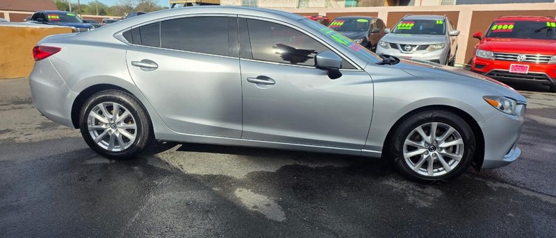 Mazda MAZDA6 Vehicle Full-screen Gallery Image 4