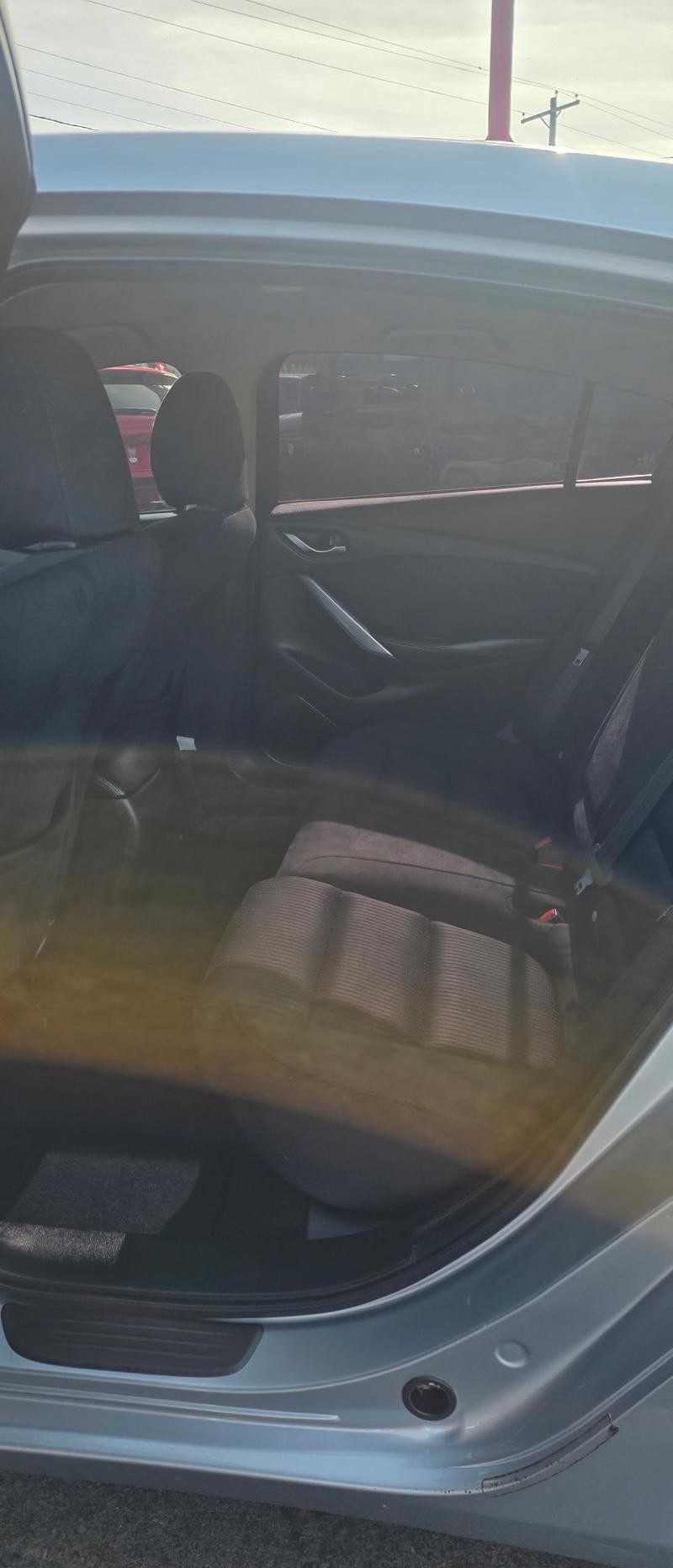 Mazda MAZDA6 Vehicle Full-screen Gallery Image 7