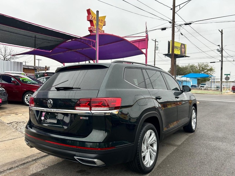 Volkswagen Atlas Vehicle Full-screen Gallery Image 3