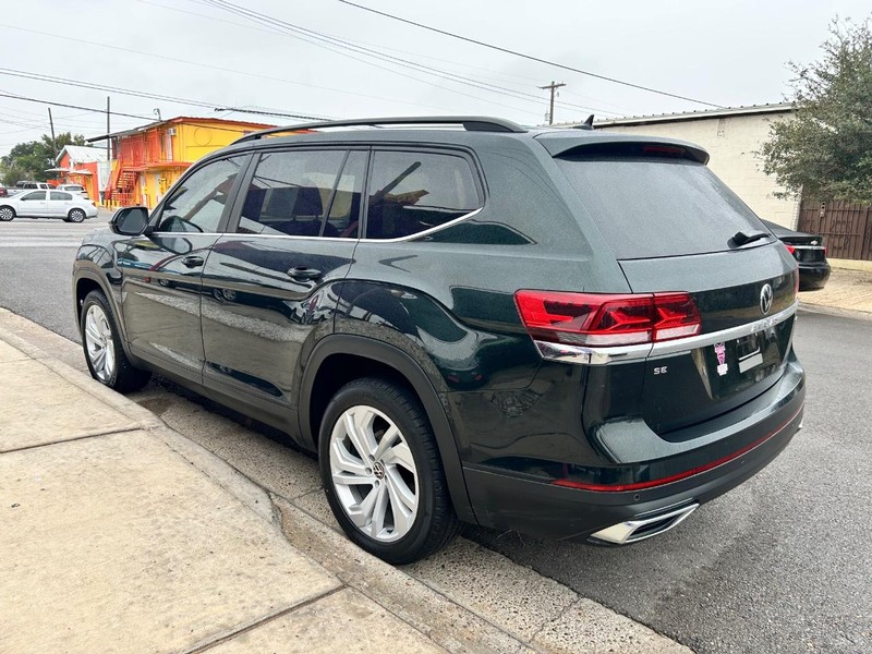 Volkswagen Atlas Vehicle Full-screen Gallery Image 4