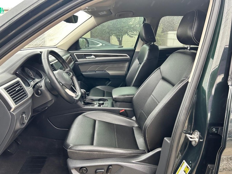 Volkswagen Atlas Vehicle Full-screen Gallery Image 5