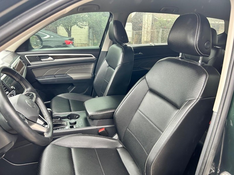 Volkswagen Atlas Vehicle Full-screen Gallery Image 6