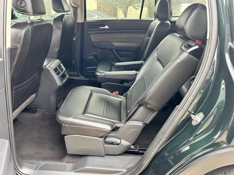Volkswagen Atlas Vehicle Full-screen Gallery Image 7