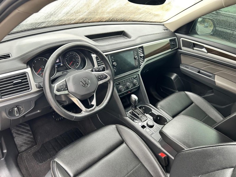 Volkswagen Atlas Vehicle Full-screen Gallery Image 8