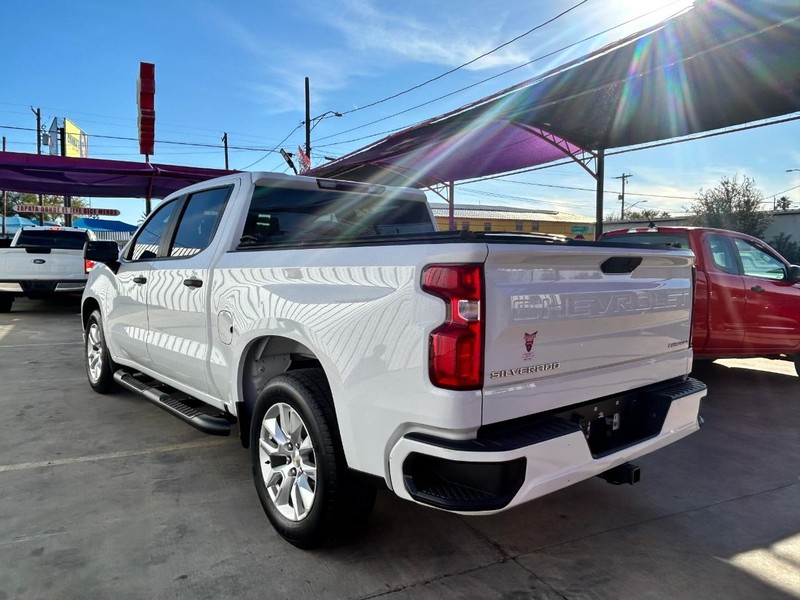 Chevrolet Silverado 1500 Vehicle Full-screen Gallery Image 4