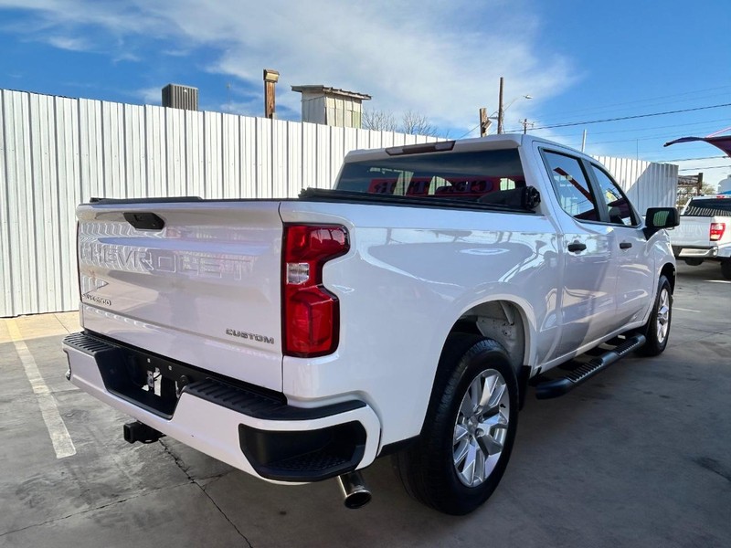 Chevrolet Silverado 1500 Vehicle Full-screen Gallery Image 5