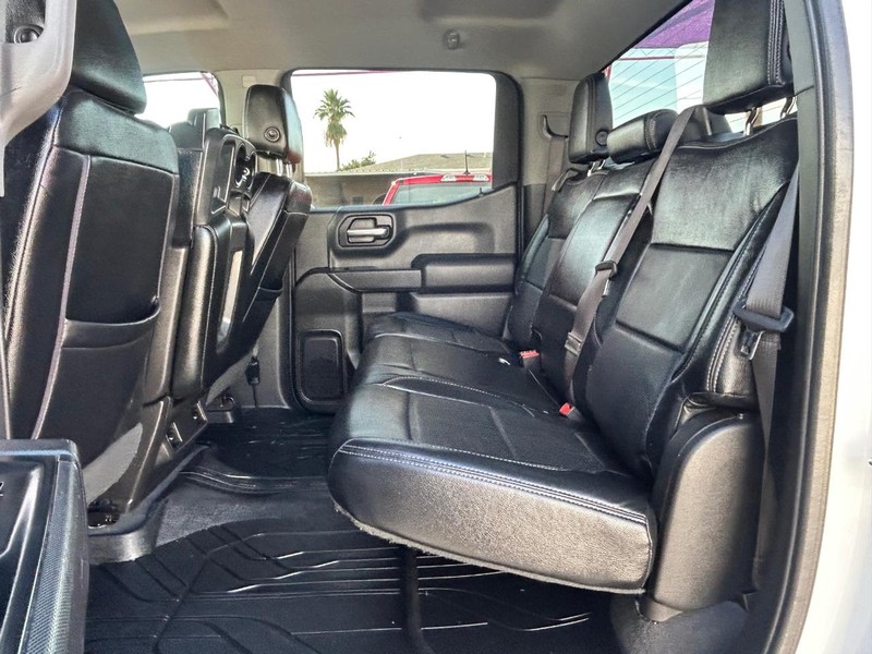 Chevrolet Silverado 1500 Vehicle Full-screen Gallery Image 6