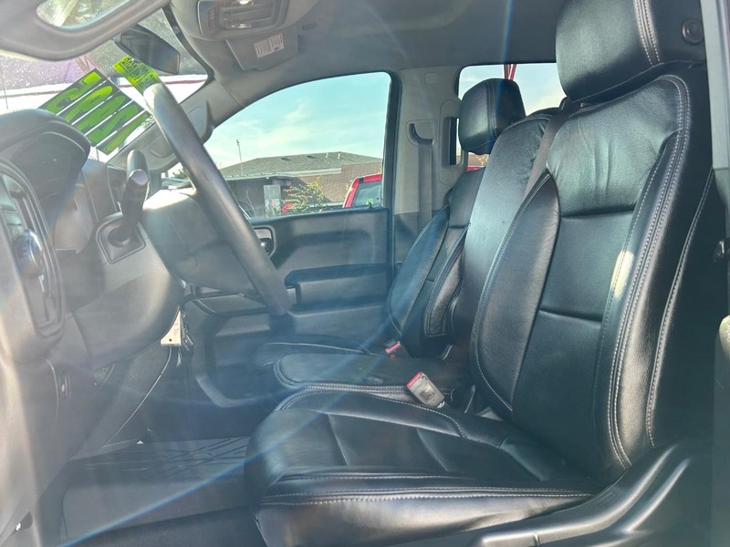 Chevrolet Silverado 1500 Vehicle Full-screen Gallery Image 7