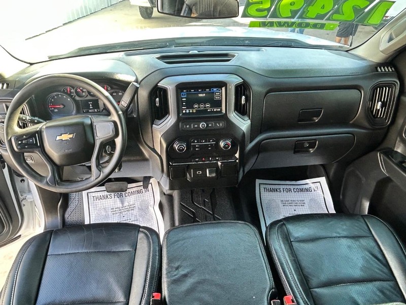 Chevrolet Silverado 1500 Vehicle Full-screen Gallery Image 9