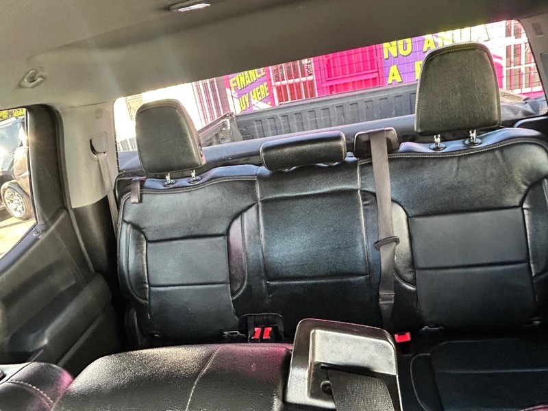 Chevrolet Silverado 1500 Vehicle Full-screen Gallery Image 10