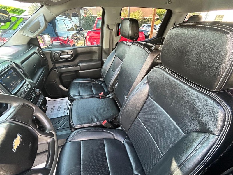 Chevrolet Silverado 1500 Vehicle Full-screen Gallery Image 11