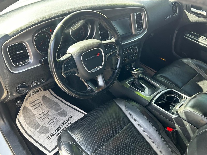 Dodge Charger Vehicle Full-screen Gallery Image 7