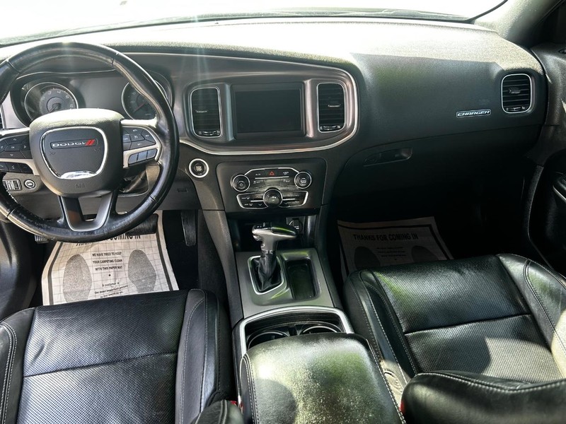 Dodge Charger Vehicle Full-screen Gallery Image 10