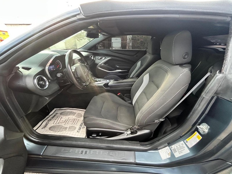 Chevrolet Camaro Vehicle Full-screen Gallery Image 7