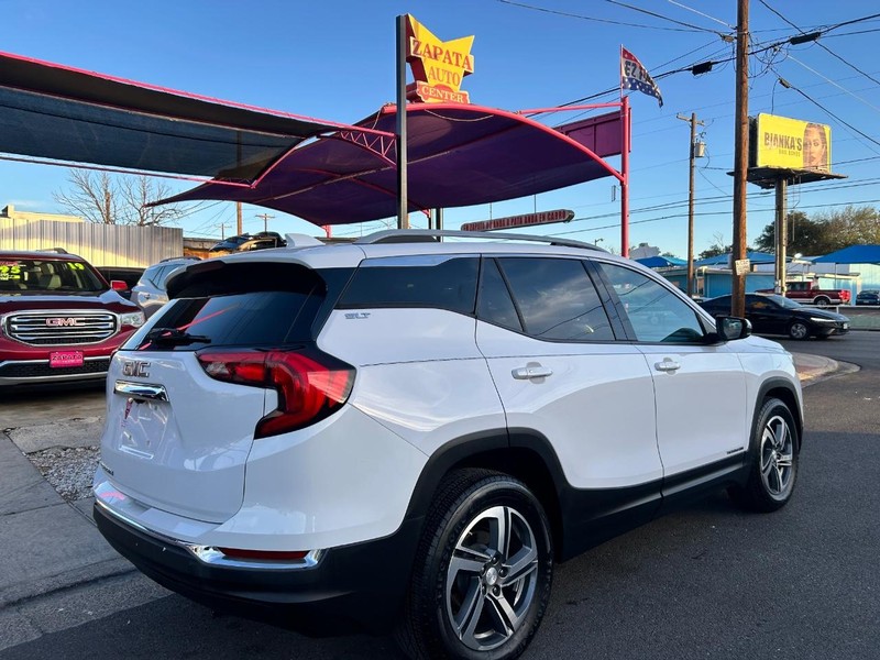 GMC Terrain Vehicle Full-screen Gallery Image 4