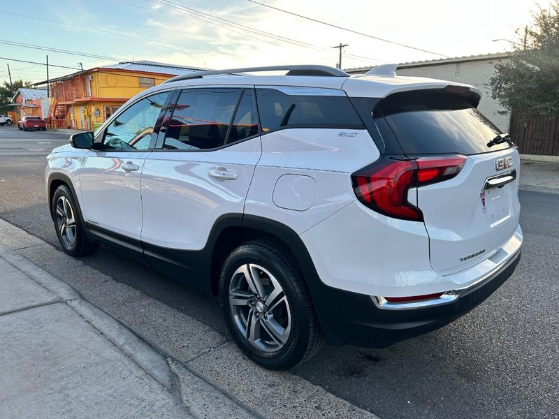 GMC Terrain Vehicle Full-screen Gallery Image 5