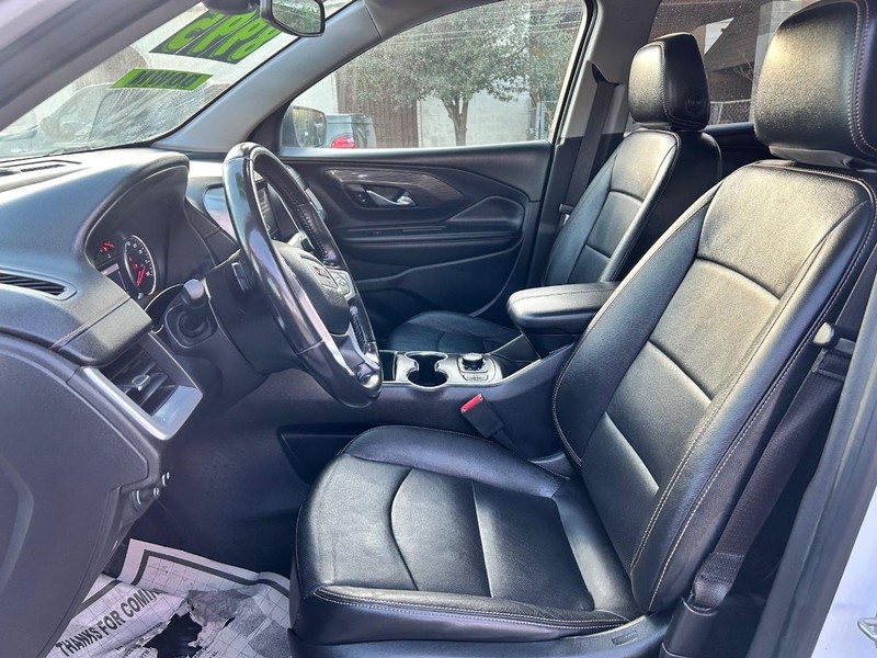 GMC Terrain Vehicle Full-screen Gallery Image 6