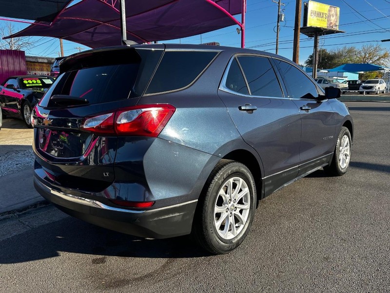 Chevrolet Equinox Vehicle Full-screen Gallery Image 3