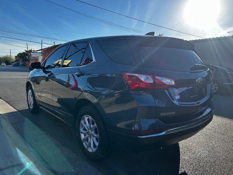 Chevrolet Equinox Vehicle Full-screen Gallery Image 4