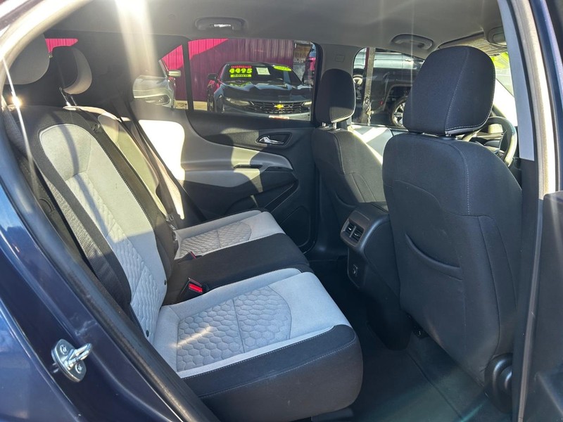 Chevrolet Equinox Vehicle Full-screen Gallery Image 6