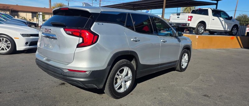 GMC Terrain Vehicle Full-screen Gallery Image 2