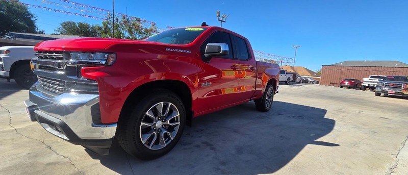 Chevrolet Silverado 1500 Vehicle Full-screen Gallery Image 2