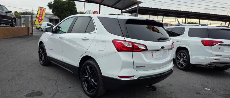 Chevrolet Equinox Vehicle Full-screen Gallery Image 4