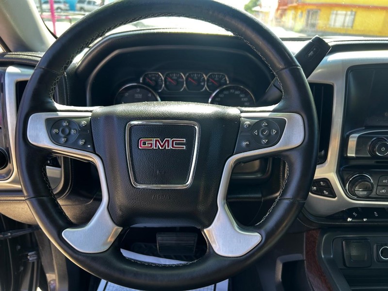 GMC Sierra 1500 Vehicle Full-screen Gallery Image 5