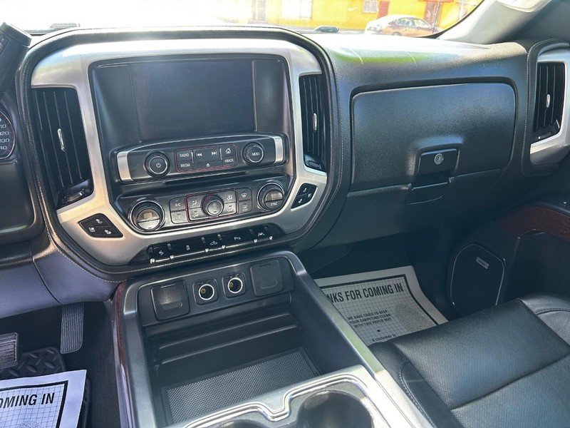 GMC Sierra 1500 Vehicle Full-screen Gallery Image 6