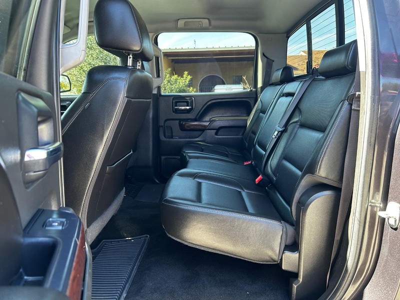 GMC Sierra 1500 Vehicle Full-screen Gallery Image 11