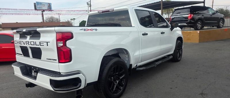 Chevrolet Silverado 1500 Vehicle Full-screen Gallery Image 3