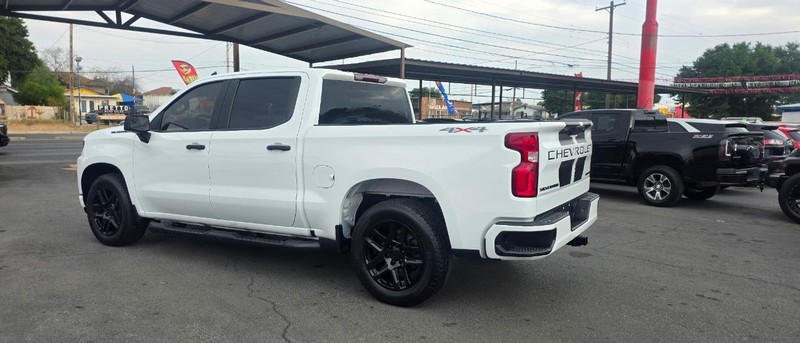 Chevrolet Silverado 1500 Vehicle Full-screen Gallery Image 4