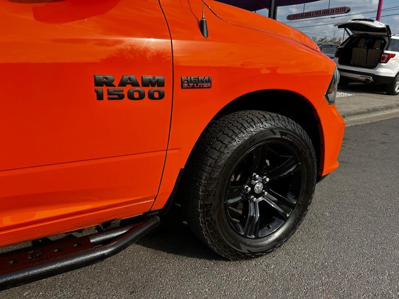 Ram 1500 Vehicle Full-screen Gallery Image 3