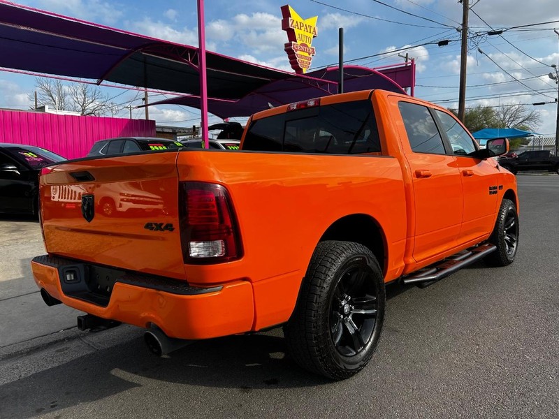 Ram 1500 Vehicle Full-screen Gallery Image 5