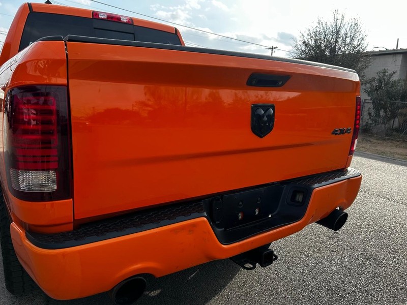 Ram 1500 Vehicle Full-screen Gallery Image 6