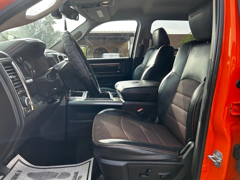 Ram 1500 Vehicle Full-screen Gallery Image 9