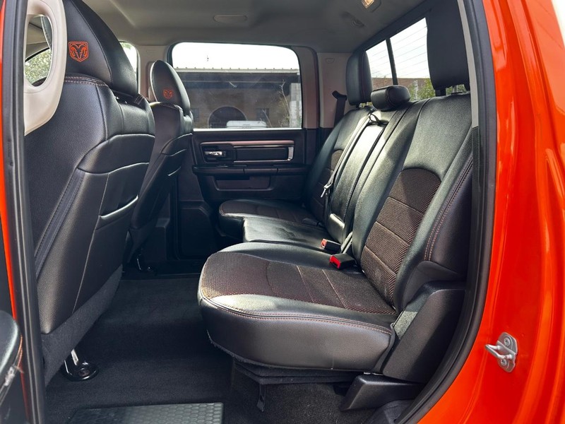 Ram 1500 Vehicle Full-screen Gallery Image 13