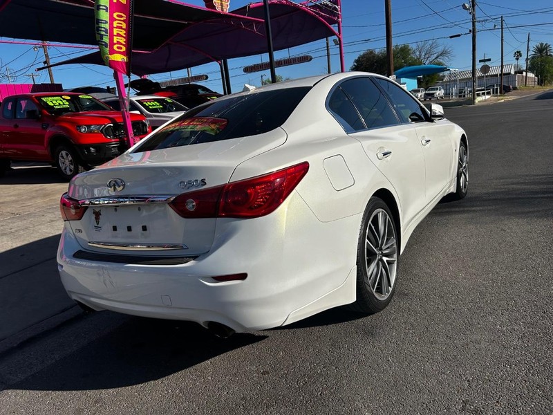INFINITI Q50 Vehicle Full-screen Gallery Image 3