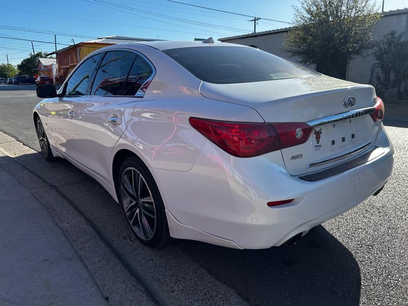 INFINITI Q50 Vehicle Full-screen Gallery Image 4