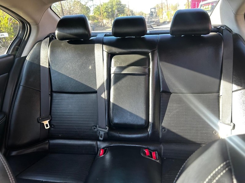 INFINITI Q50 Vehicle Full-screen Gallery Image 8