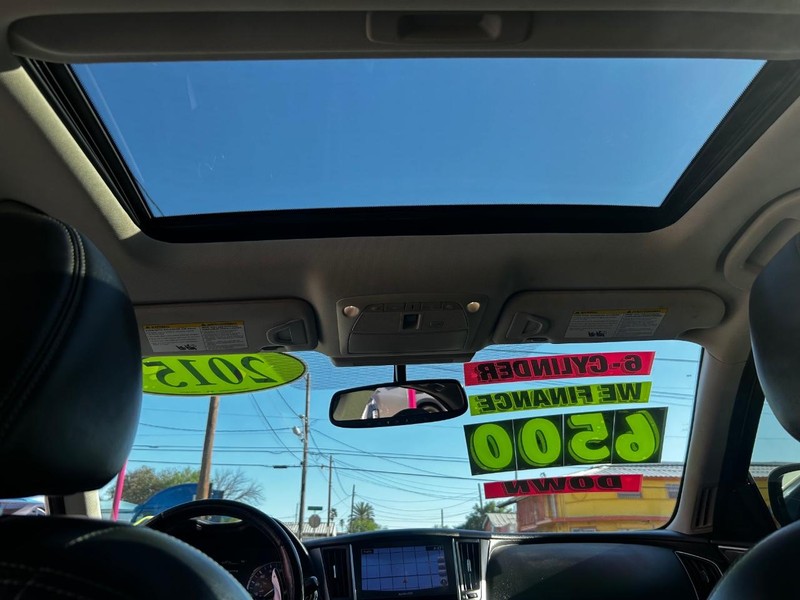 INFINITI Q50 Vehicle Full-screen Gallery Image 12