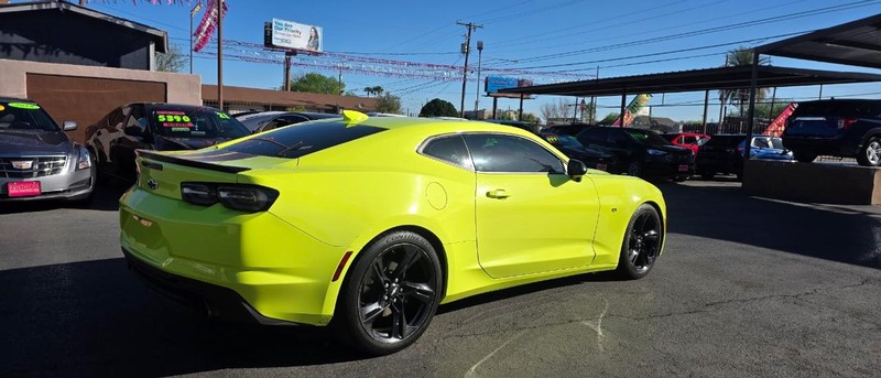 Chevrolet Camaro Vehicle Full-screen Gallery Image 3