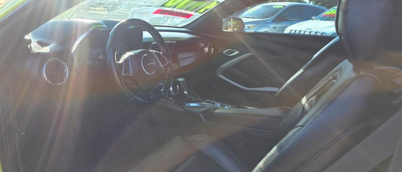 Chevrolet Camaro Vehicle Full-screen Gallery Image 6