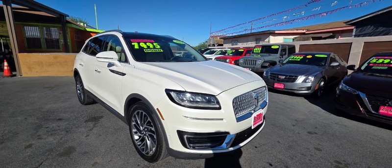 Lincoln Nautilus Vehicle Full-screen Gallery Image 2