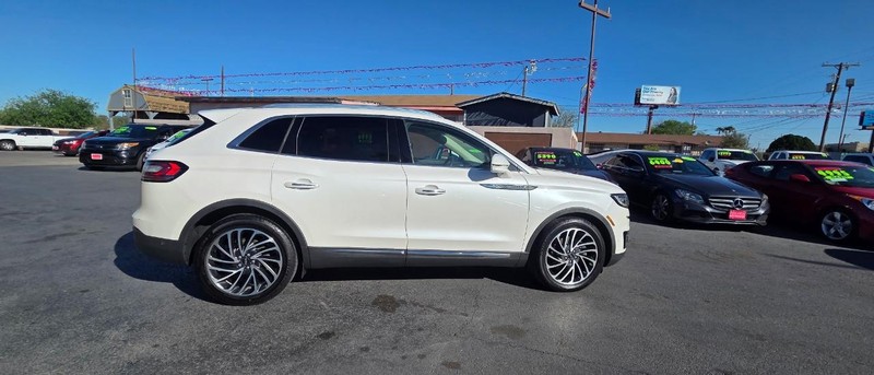 Lincoln Nautilus Vehicle Full-screen Gallery Image 4