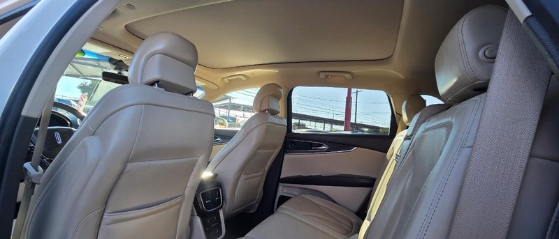 Lincoln Nautilus Vehicle Full-screen Gallery Image 7