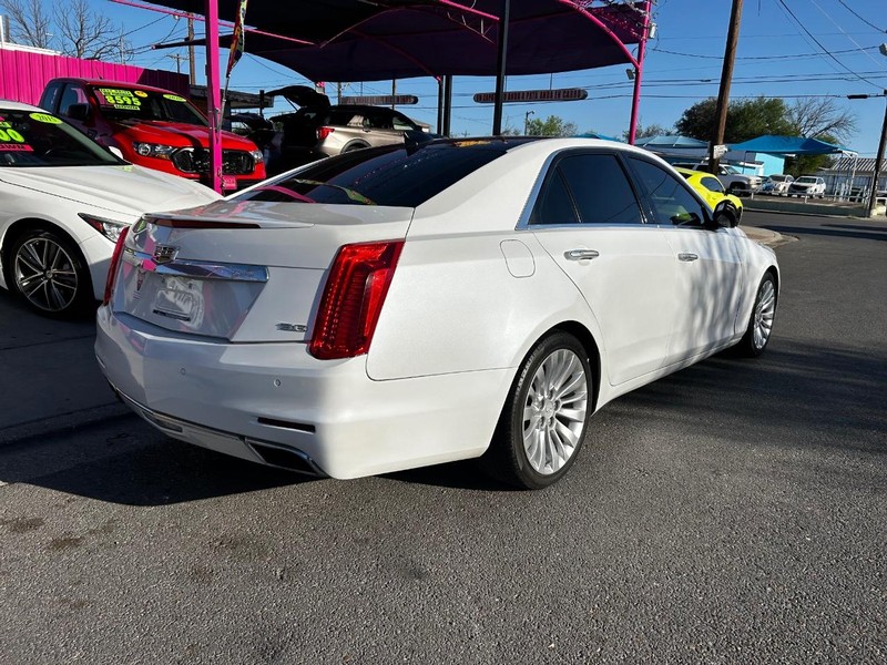 Cadillac CTS Sedan Vehicle Full-screen Gallery Image 3