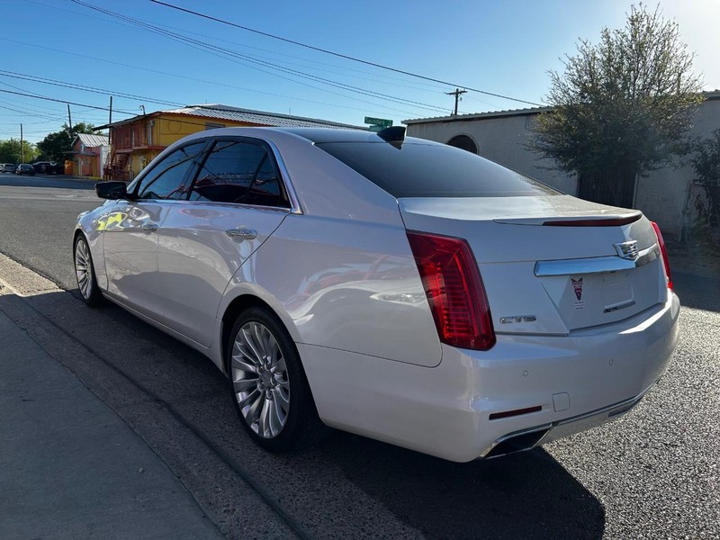 Cadillac CTS Sedan Vehicle Full-screen Gallery Image 4