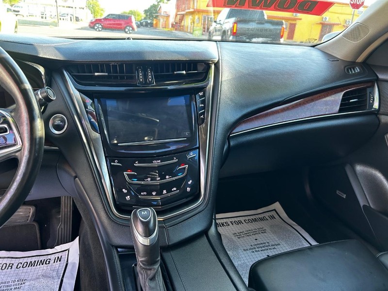 Cadillac CTS Sedan Vehicle Full-screen Gallery Image 8