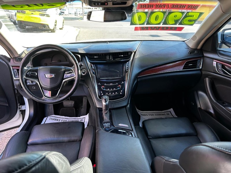 Cadillac CTS Sedan Vehicle Full-screen Gallery Image 9